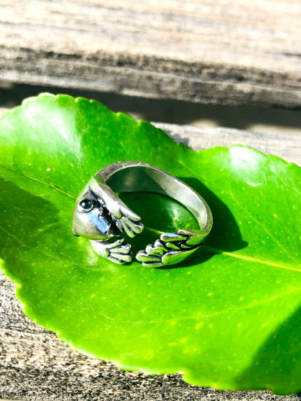Frog Ring in Silver Tone Brass Animal Jewelry Size 7.5